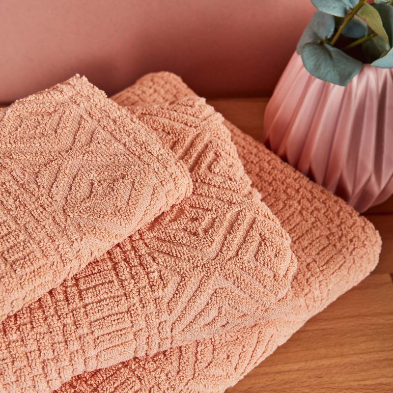 Helena Bath Towel - Image 3