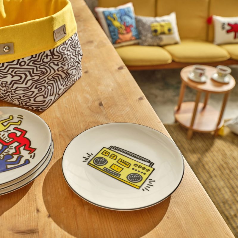 Keith Haring Fun Cake Plate Set of 4 - Image 2