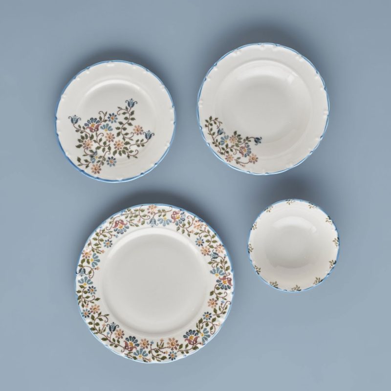 Vintage 24 Piece Dinnerware Set Blue - Image 5