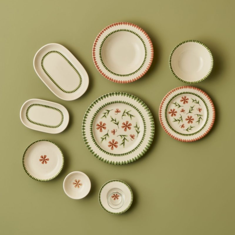 Flowers  44 Piece Dinnerware and Breakfastware Set - Image 8