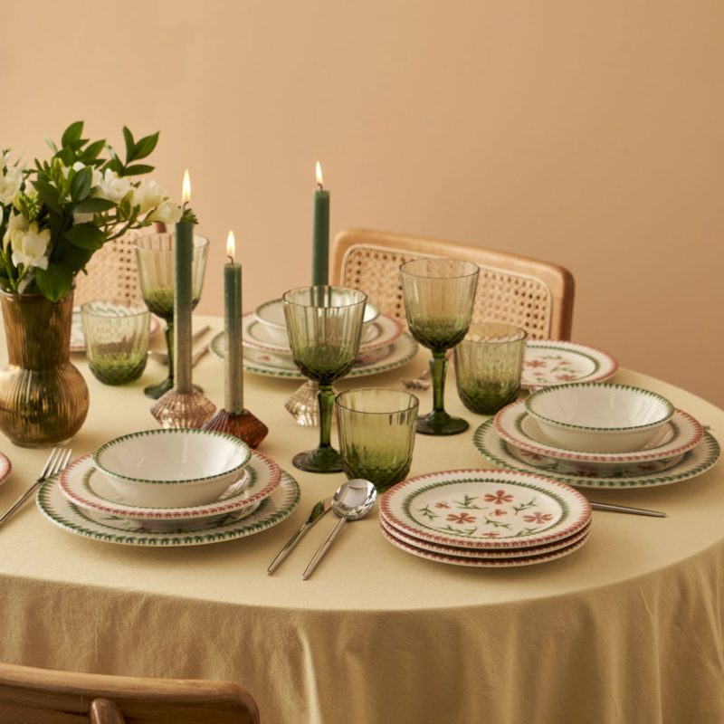 Flowers  44 Piece Dinnerware and Breakfastware Set - Image 5