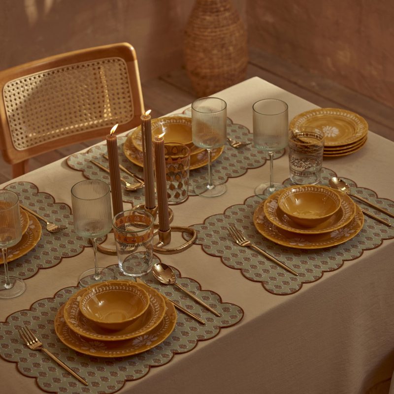 Indian 56 Piece Table Set - Image 4