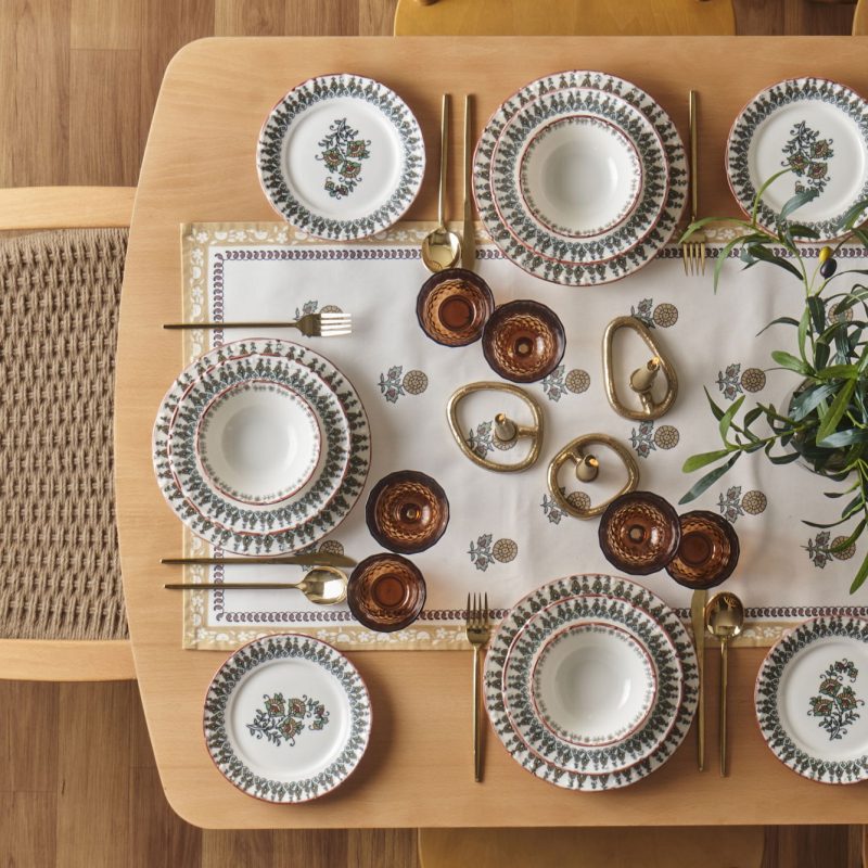 Indian 36 Piece Table Set - Image 2
