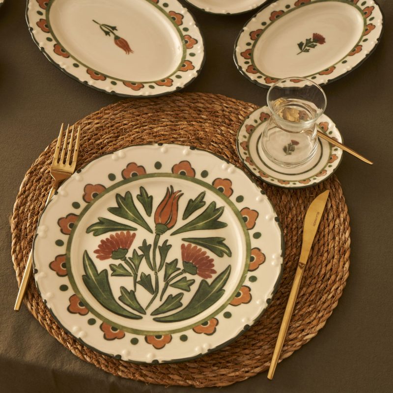 Tulip 50 Piece Table Set - Image 7