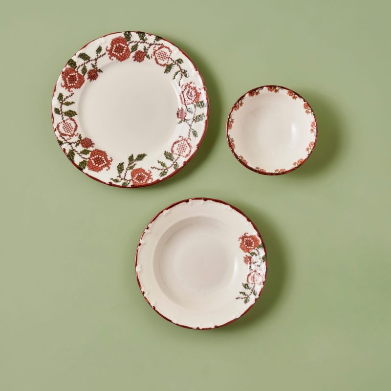 Jolly 30 Piece Table Set - Image 3