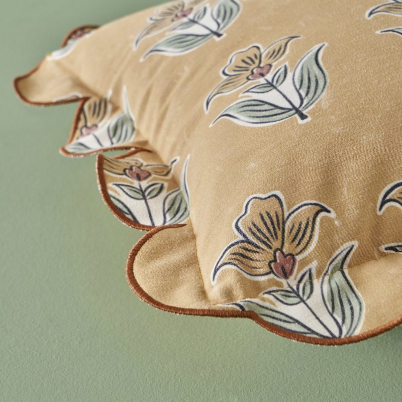 Indian Scallop Cushion Cover Very Clorful (35x50 cm ) - Image 2