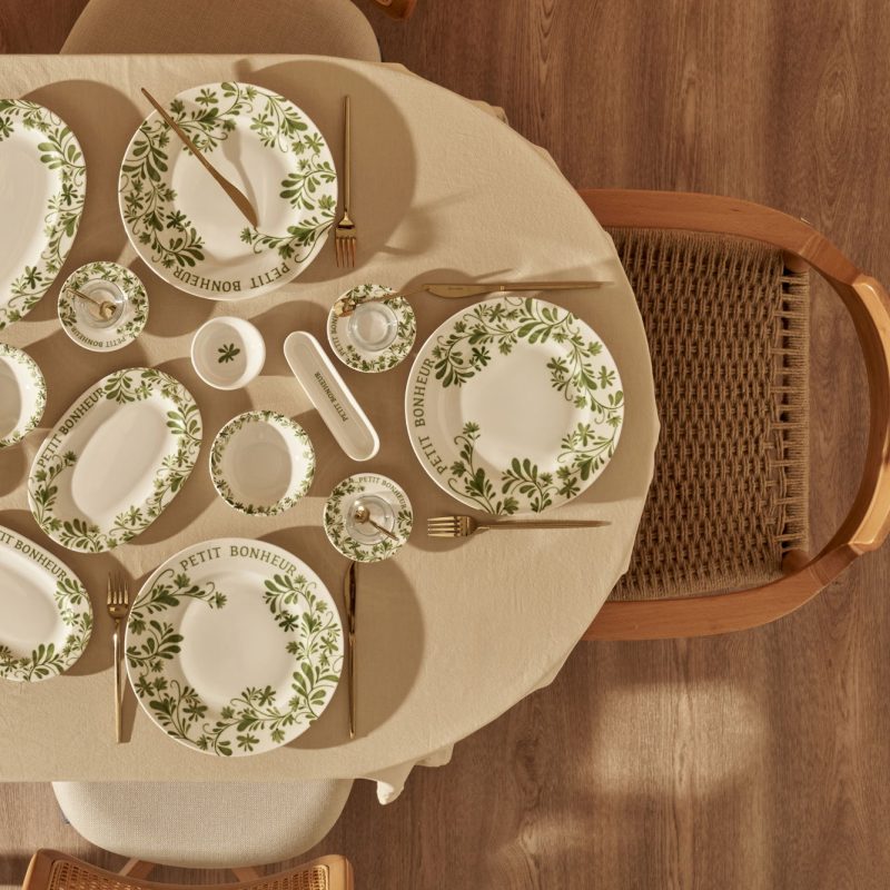 Petit Bonheur 44 Piece Table Set - Image 2