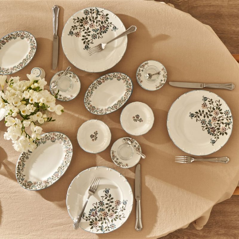 Vintage 50 Piece Table Set - Image 6