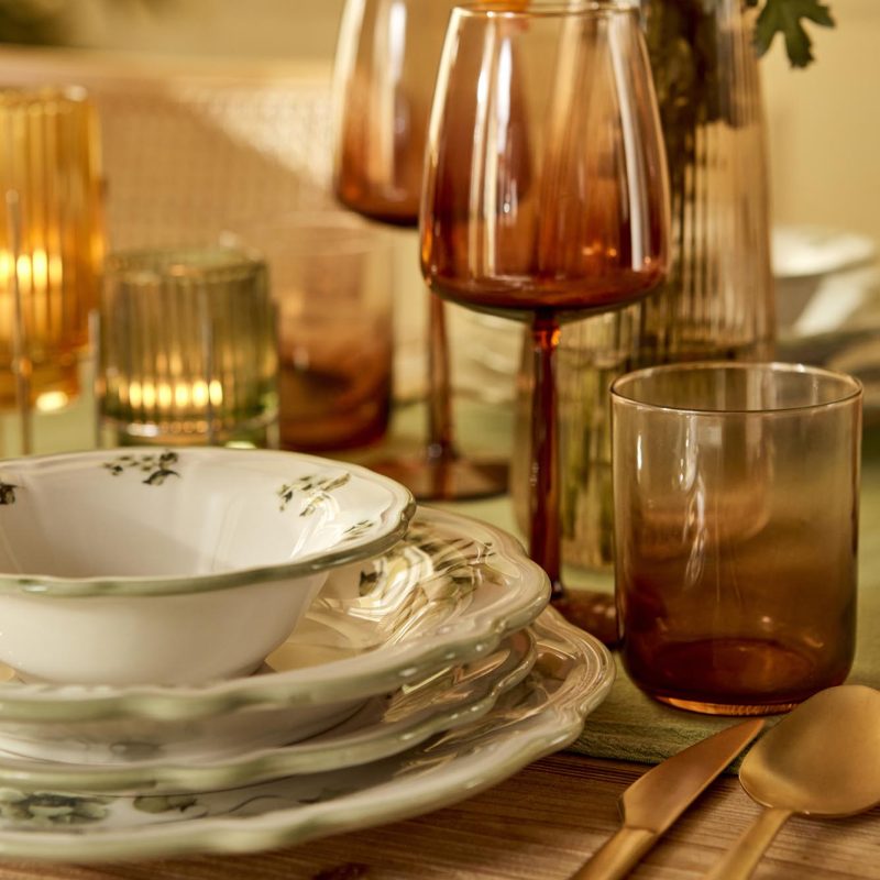 Julia 24-piece Dinnerware Set - Image 4