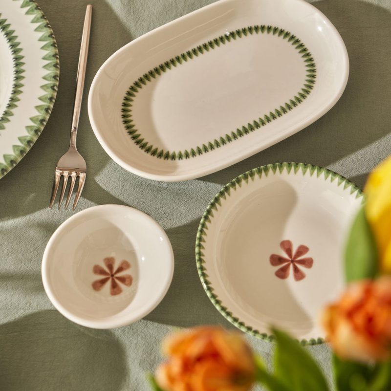 Flowers  44 Piece Dinnerware and Breakfastware Set - Image 6