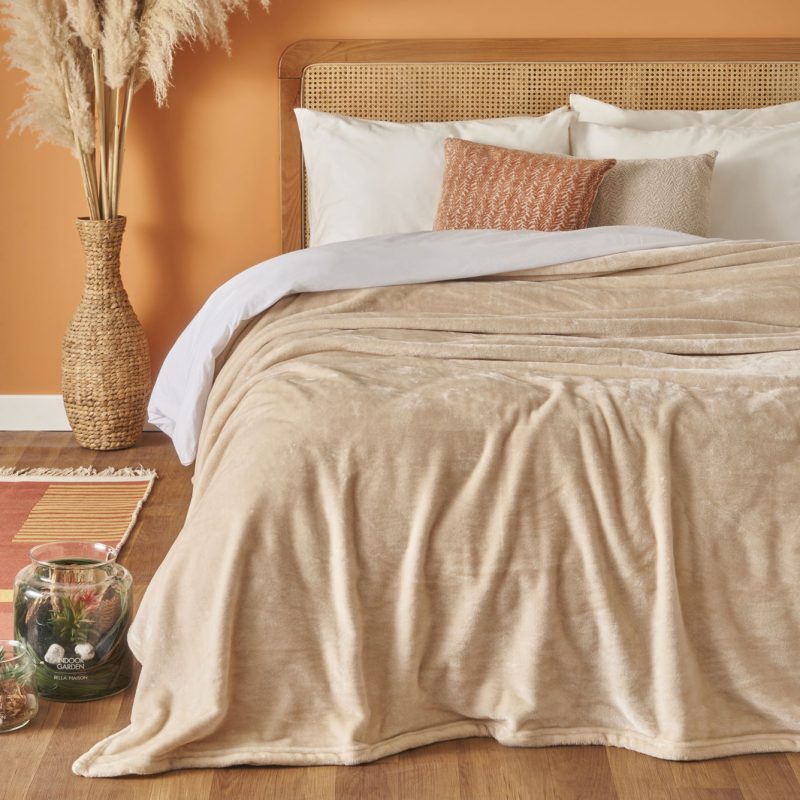 Indian 4 Piece Bedroom Set - Image 3