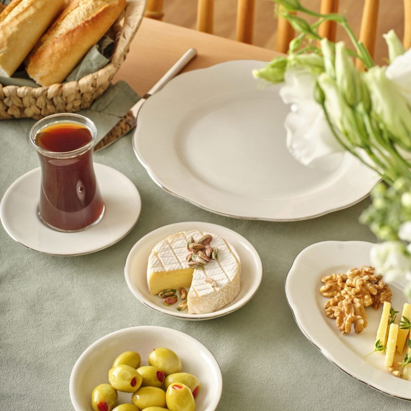 Clover 26 Piece Breakfast Set - Image 3