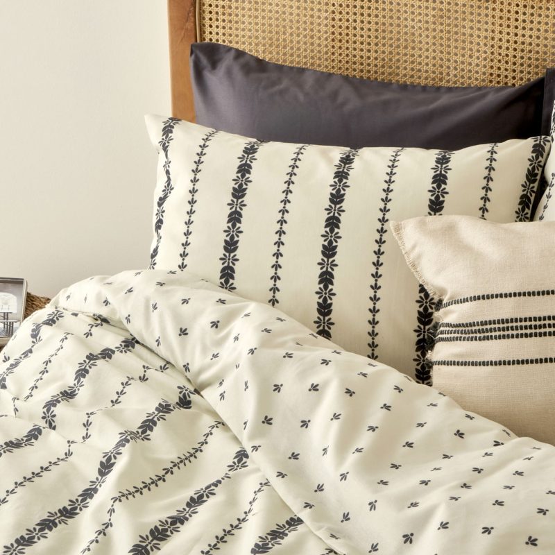 Olwen Single Duvet Cover Set - Image 3