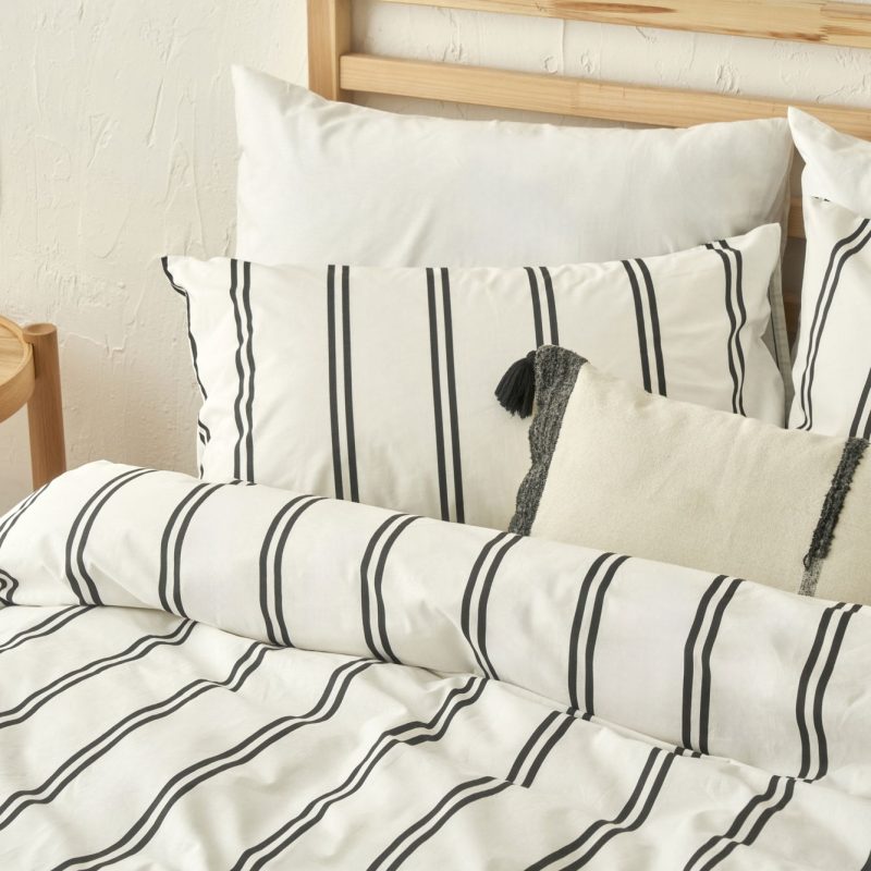 April Double Duvet Cover Set Beyaz (200x220 cm) - Image 3