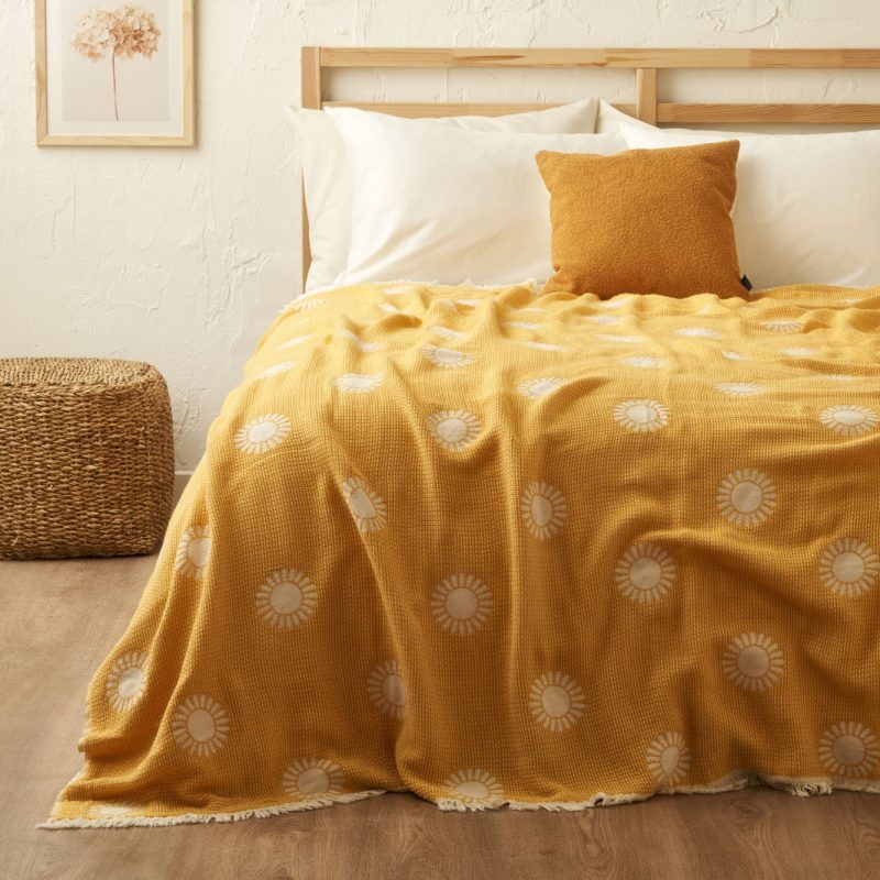 Sunny Bedspread - Image 2