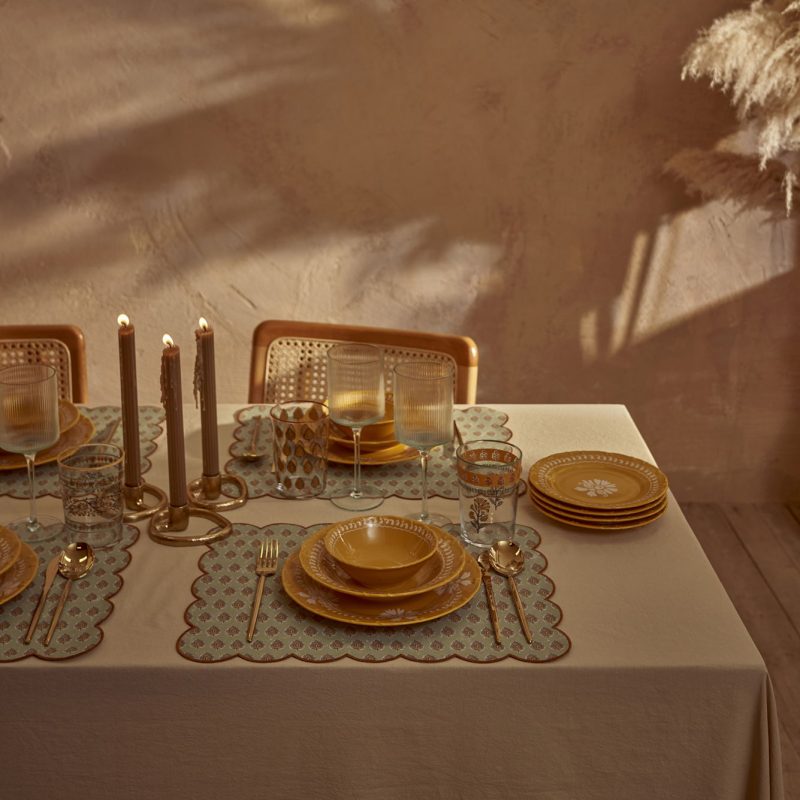 Indian Scallop Rimmed Placemat - Image 3