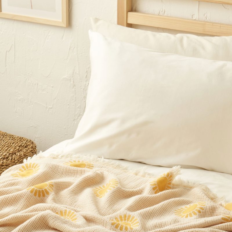 Sunny Bedspread - Image 4