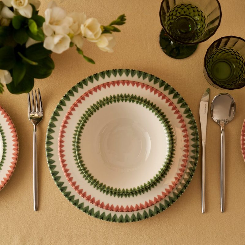 Flowers  44 Piece Dinnerware and Breakfastware Set - Image 3