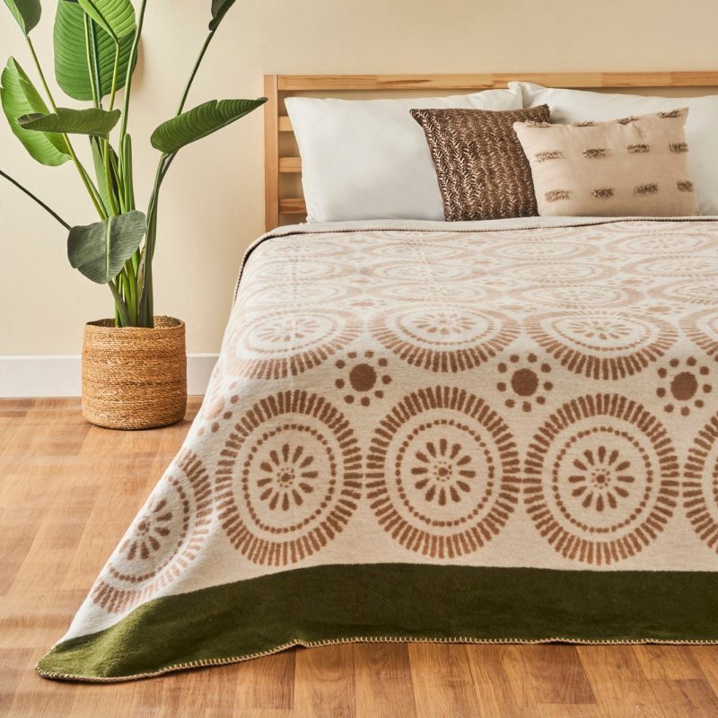 Oriane Double Blanket - Image 2