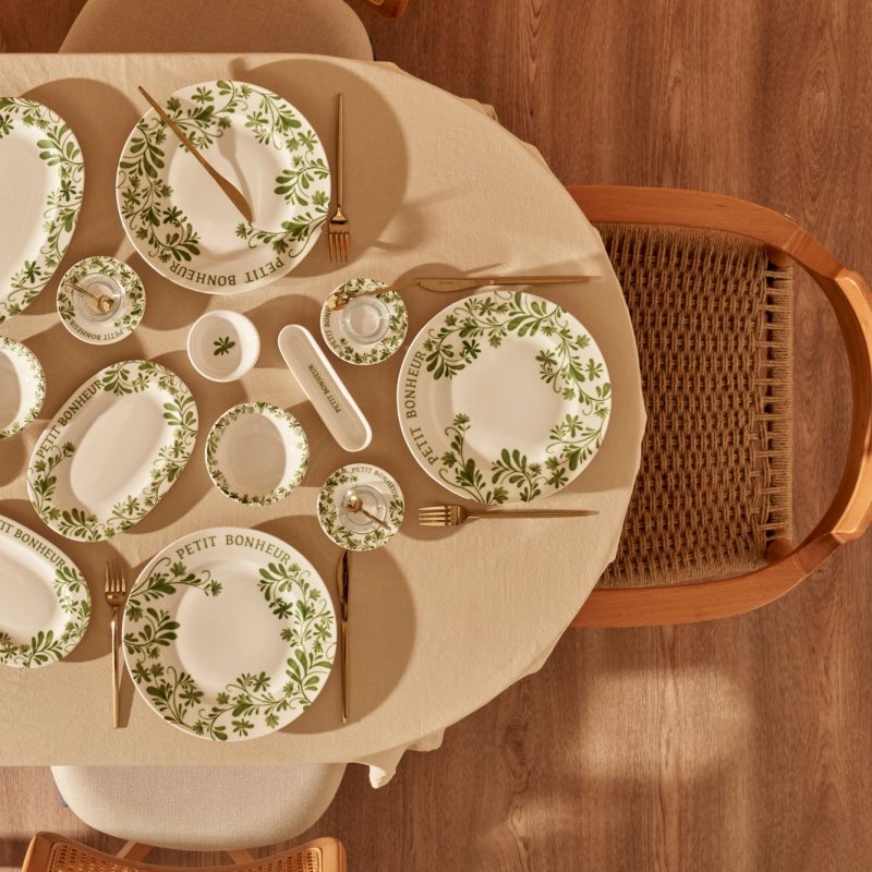 Petit Bonheur 44 Piece Table Set - Image 2
