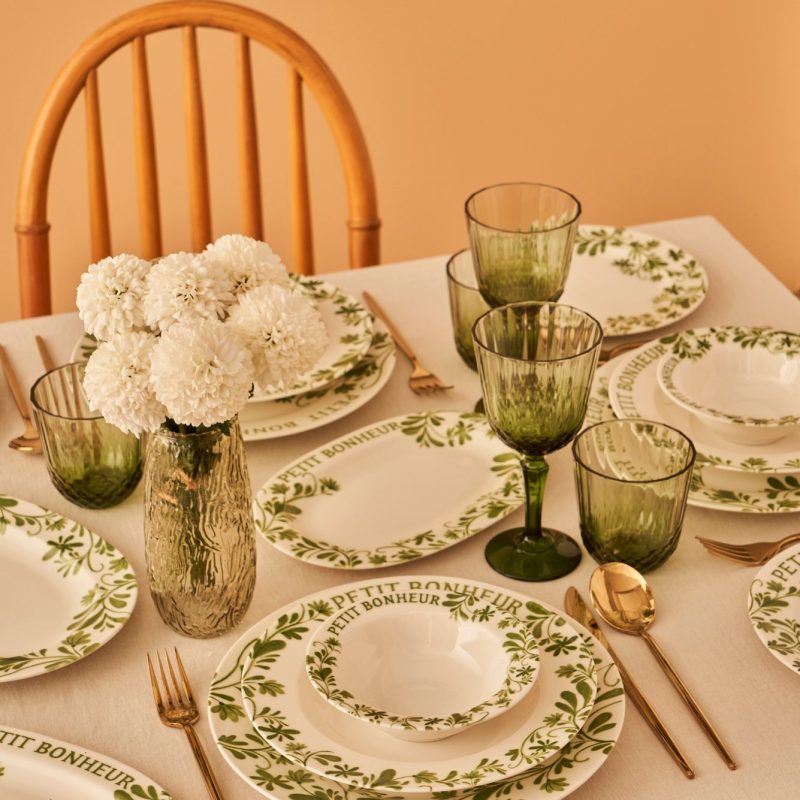 Petit Bonheur 44 Piece Table Set - Image 3