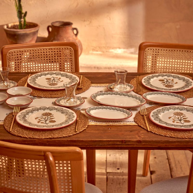 Indian 50 Piece Table Set - Image 3
