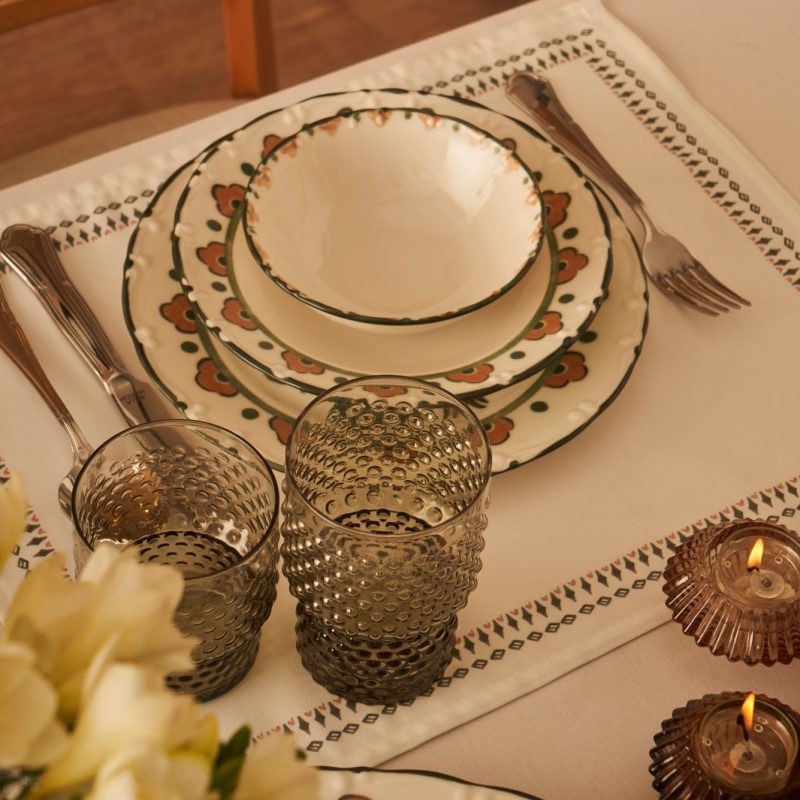 Tulip 24 Piece Dinner Set - Image 3